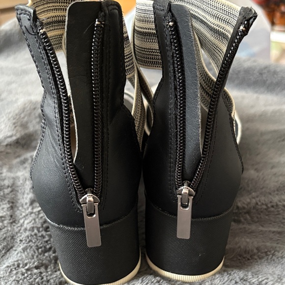 EUC Sorel Women's Black and White Cameron Flatform Sandals size 8.5 - Picture 7 of 10